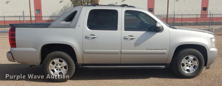 image for item DJ8762 2008 Chevrolet Avalanche LS  Crew Cab pickup truck