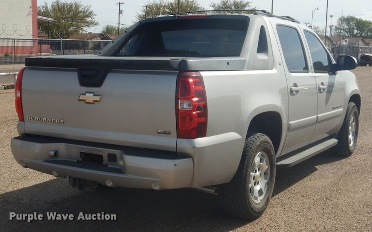 image for item DJ8762 2008 Chevrolet Avalanche LS  Crew Cab pickup truck