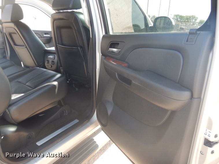 image for item DJ8762 2008 Chevrolet Avalanche LS  Crew Cab pickup truck