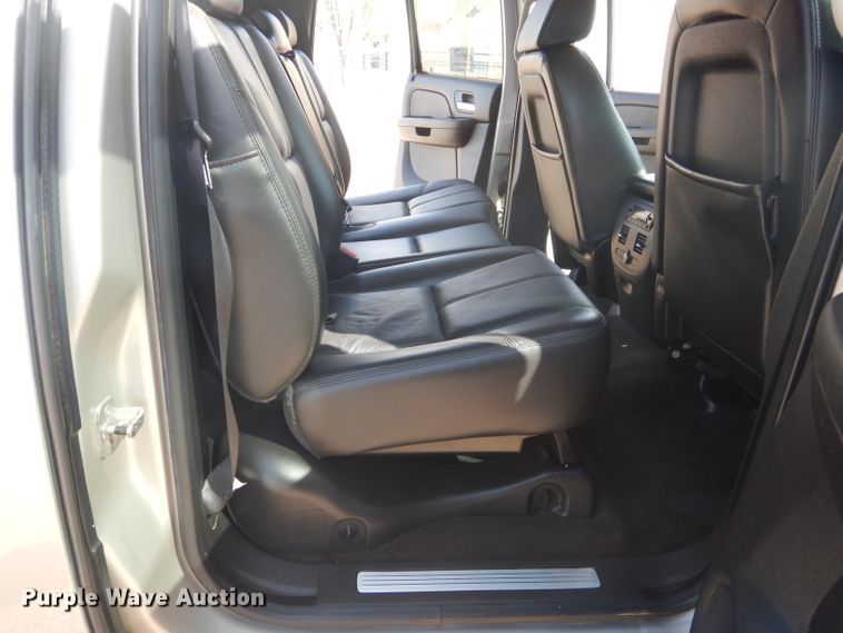 image for item DJ8762 2008 Chevrolet Avalanche LS  Crew Cab pickup truck