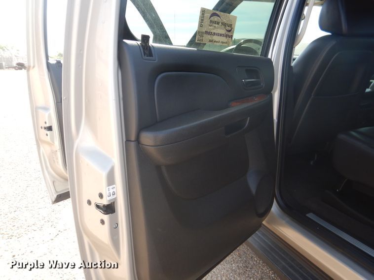 image for item DJ8762 2008 Chevrolet Avalanche LS  Crew Cab pickup truck