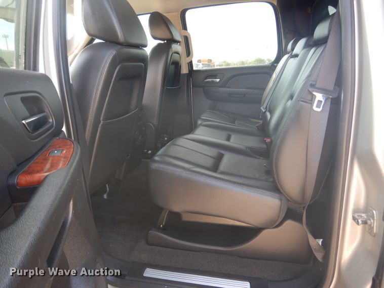 image for item DJ8762 2008 Chevrolet Avalanche LS  Crew Cab pickup truck