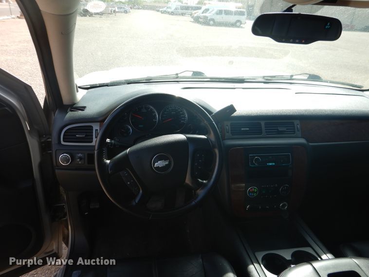 image for item DJ8762 2008 Chevrolet Avalanche LS  Crew Cab pickup truck