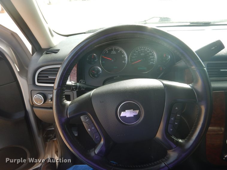 image for item DJ8762 2008 Chevrolet Avalanche LS  Crew Cab pickup truck