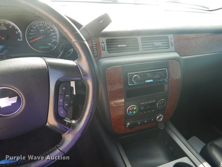 image for item DJ8762 2008 Chevrolet Avalanche LS  Crew Cab pickup truck