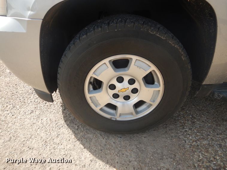 image for item DJ8762 2008 Chevrolet Avalanche LS  Crew Cab pickup truck