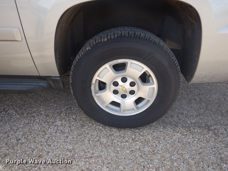 image for item DJ8762 2008 Chevrolet Avalanche LS  Crew Cab pickup truck