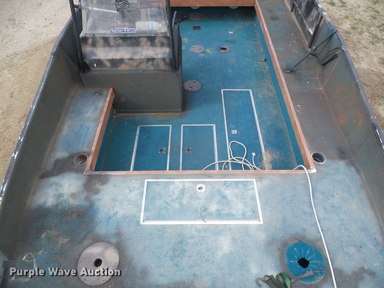 image for item EL9117 1996 Lowe Outlaw 1900 boat