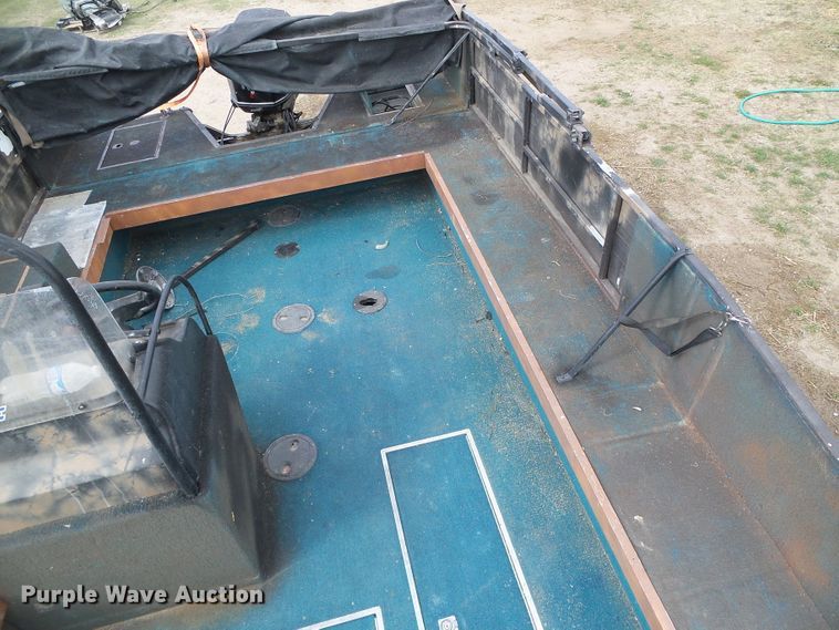 image for item EL9117 1996 Lowe Outlaw 1900 boat