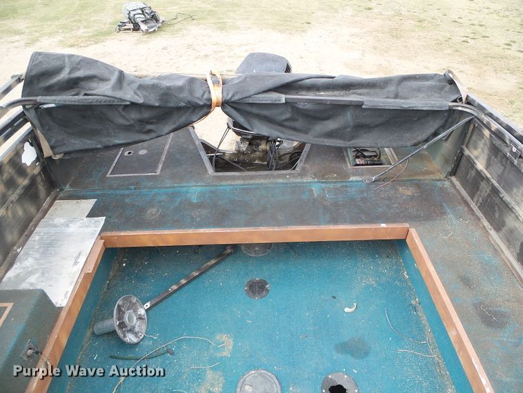 image for item EL9117 1996 Lowe Outlaw 1900 boat