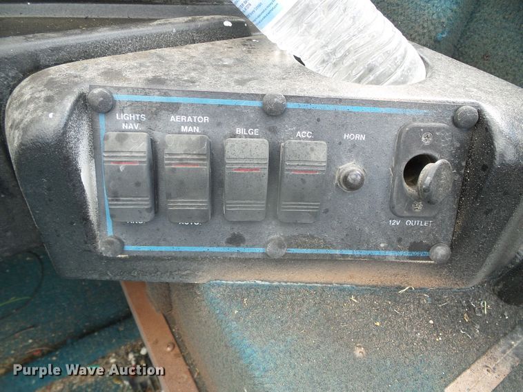 image for item EL9117 1996 Lowe Outlaw 1900 boat