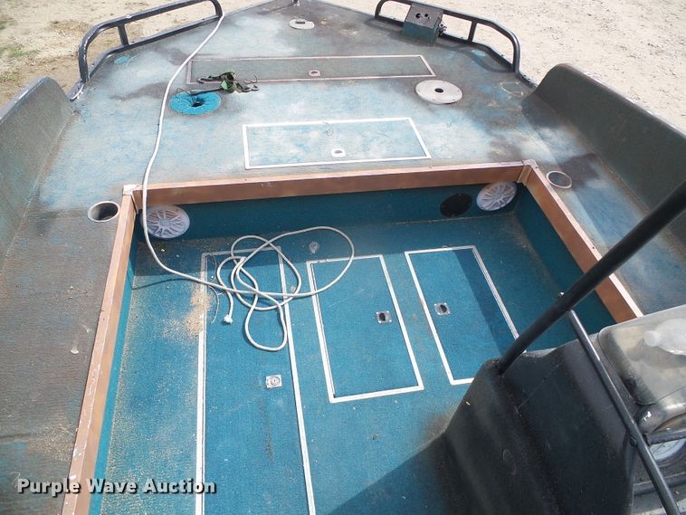 image for item EL9117 1996 Lowe Outlaw 1900 boat