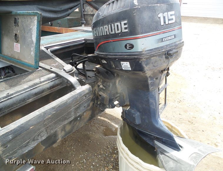 image for item EL9117 1996 Lowe Outlaw 1900 boat