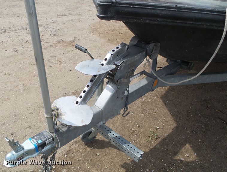 image for item EL9117 1996 Lowe Outlaw 1900 boat