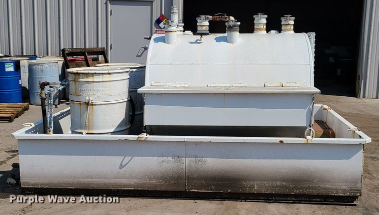 image for item EL9807 Oil tank vacuum