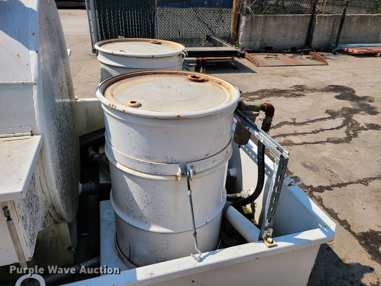 image for item EL9807 Oil tank vacuum