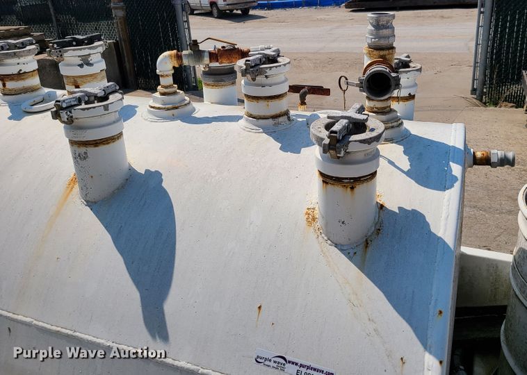 image for item EL9807 Oil tank vacuum