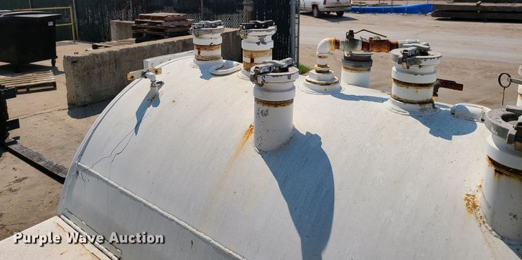 image for item EL9807 Oil tank vacuum