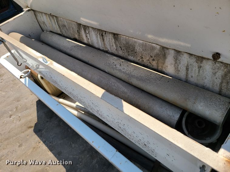 image for item EL9807 Oil tank vacuum