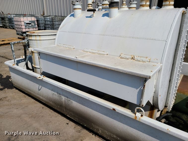 image for item EL9807 Oil tank vacuum