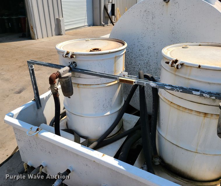 image for item EL9807 Oil tank vacuum