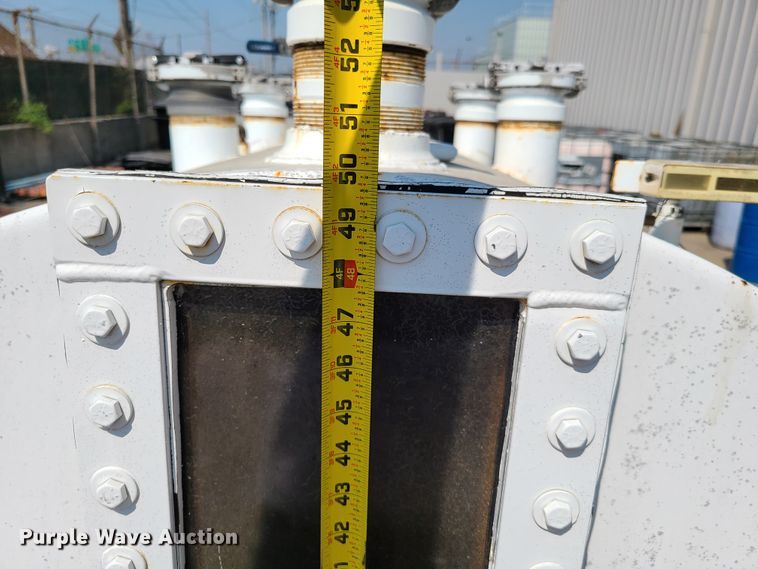 image for item EL9807 Oil tank vacuum