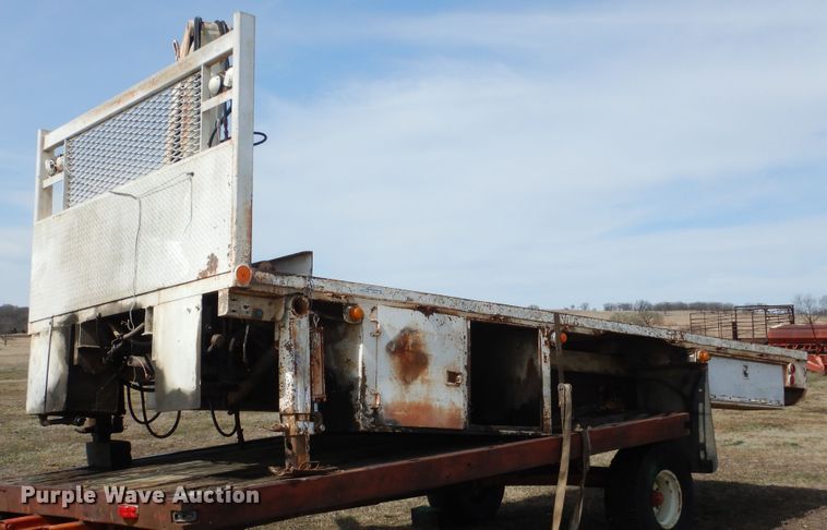 image for item ES9538 Flatbed with crane