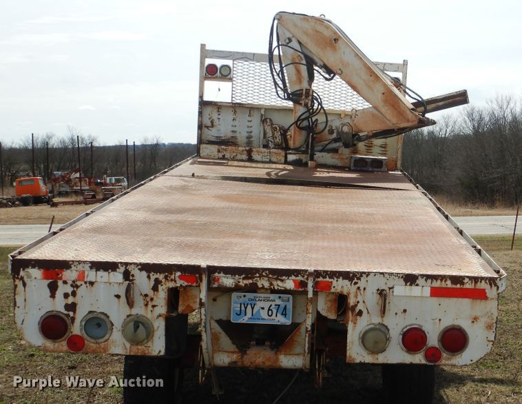 image for item ES9538 Flatbed with crane