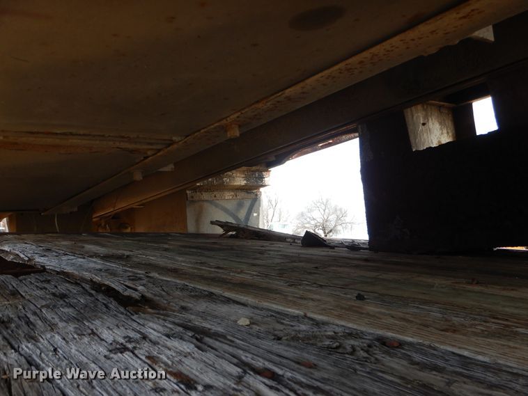 image for item ES9538 Flatbed with crane