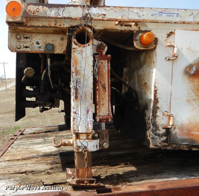 image for item ES9538 Flatbed with crane