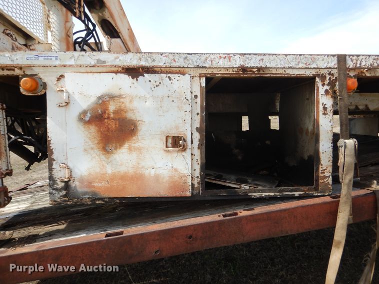 image for item ES9538 Flatbed with crane