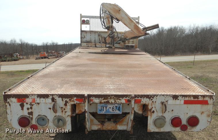image for item ES9538 Flatbed with crane
