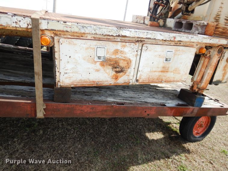 image for item ES9538 Flatbed with crane