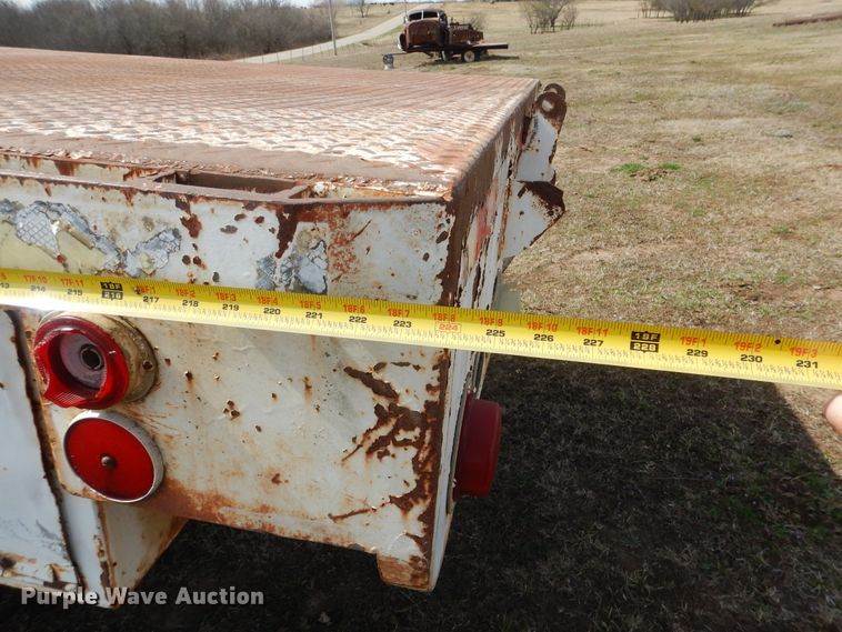 image for item ES9538 Flatbed with crane