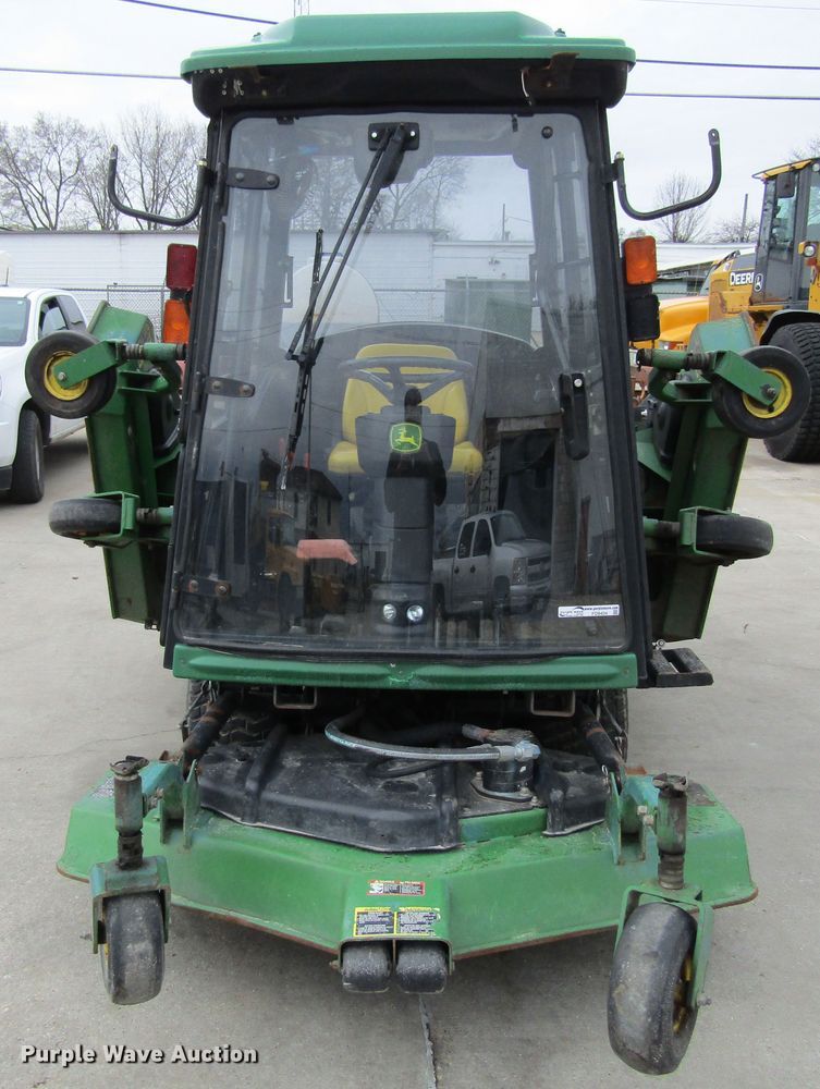 image for item FD9404 2003 John Deere 1600 Turbo lawn mower