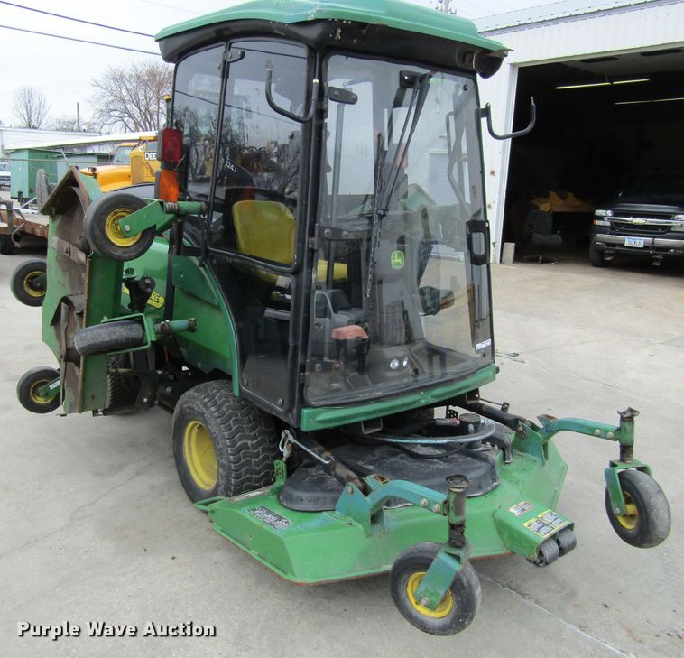 image for item FD9404 2003 John Deere 1600 Turbo lawn mower