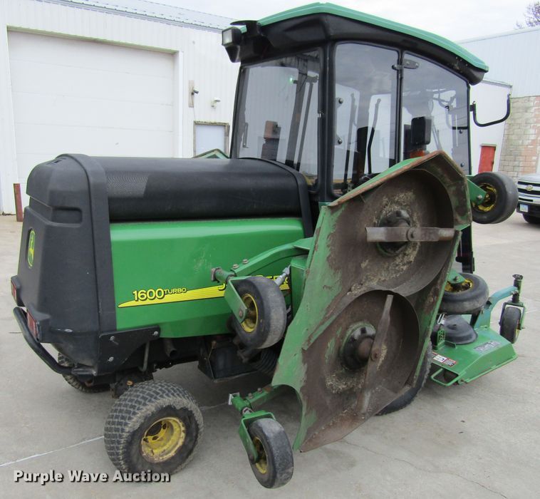 image for item FD9404 2003 John Deere 1600 Turbo lawn mower