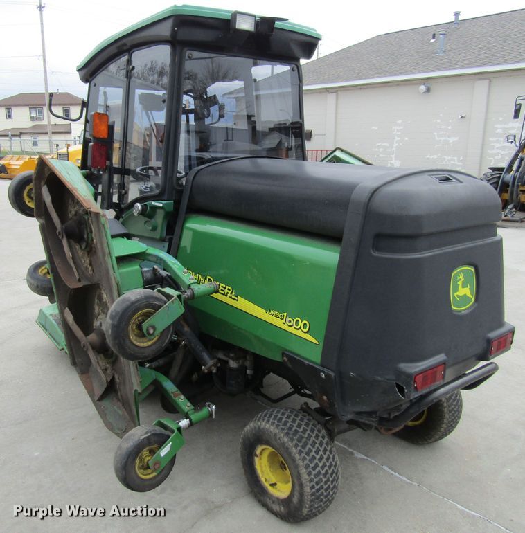 image for item FD9404 2003 John Deere 1600 Turbo lawn mower