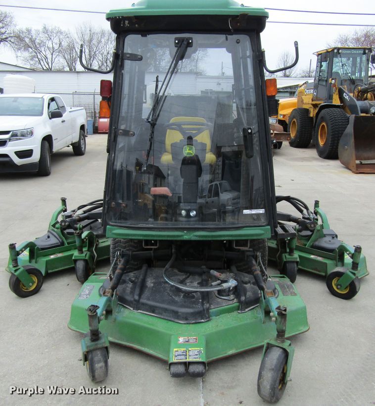 image for item FD9404 2003 John Deere 1600 Turbo lawn mower