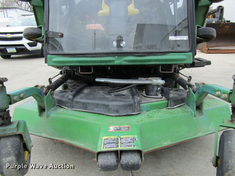 image for item FD9404 2003 John Deere 1600 Turbo lawn mower
