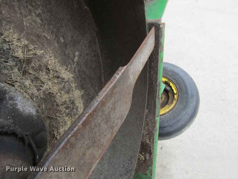 image for item FD9404 2003 John Deere 1600 Turbo lawn mower