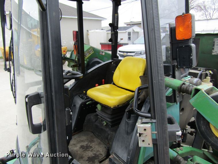 image for item FD9404 2003 John Deere 1600 Turbo lawn mower