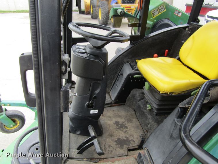 image for item FD9404 2003 John Deere 1600 Turbo lawn mower