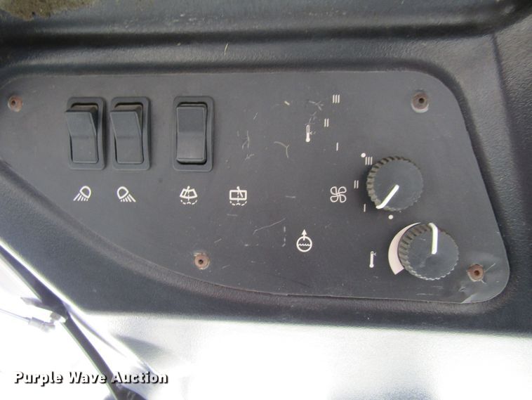 image for item FD9404 2003 John Deere 1600 Turbo lawn mower