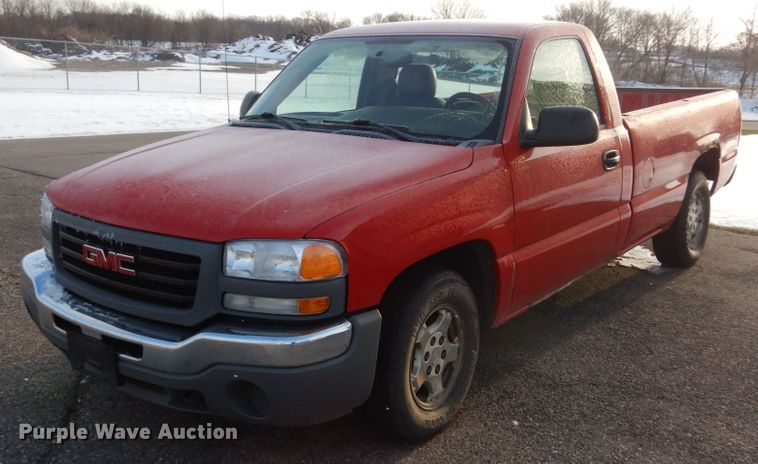 image for item FX9080 2004 GMC Sierra 1500  pickup truck