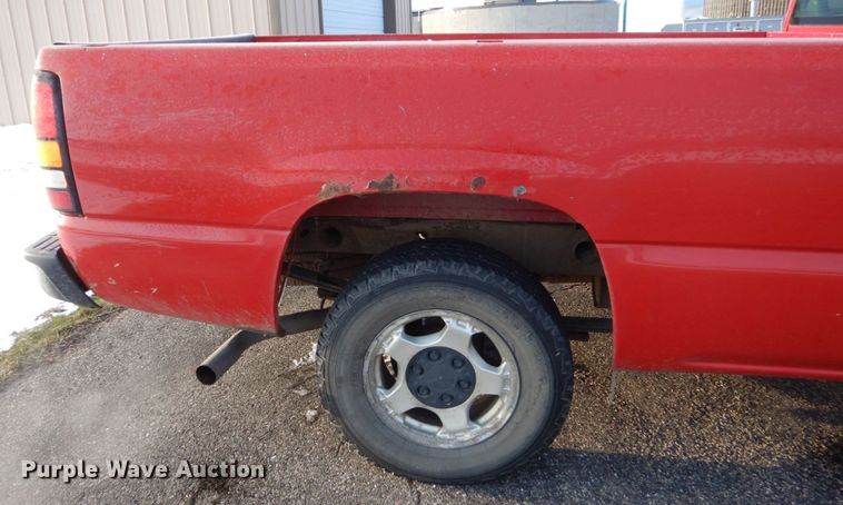 image for item FX9080 2004 GMC Sierra 1500  pickup truck