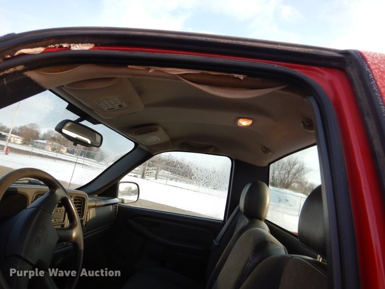 image for item FX9080 2004 GMC Sierra 1500  pickup truck