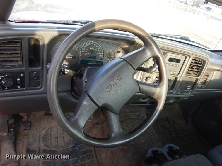 image for item FX9080 2004 GMC Sierra 1500  pickup truck