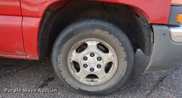 image for item FX9080 2004 GMC Sierra 1500  pickup truck