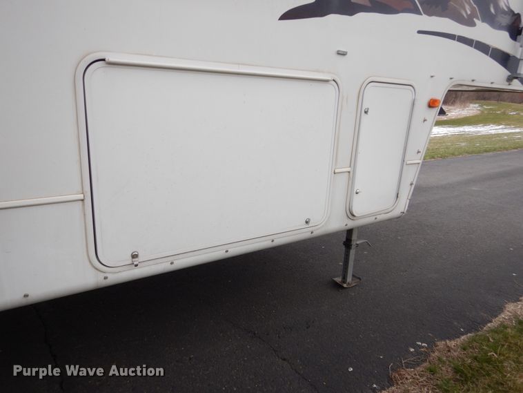 image for item FX9088 2007 Keystone Montana  camper